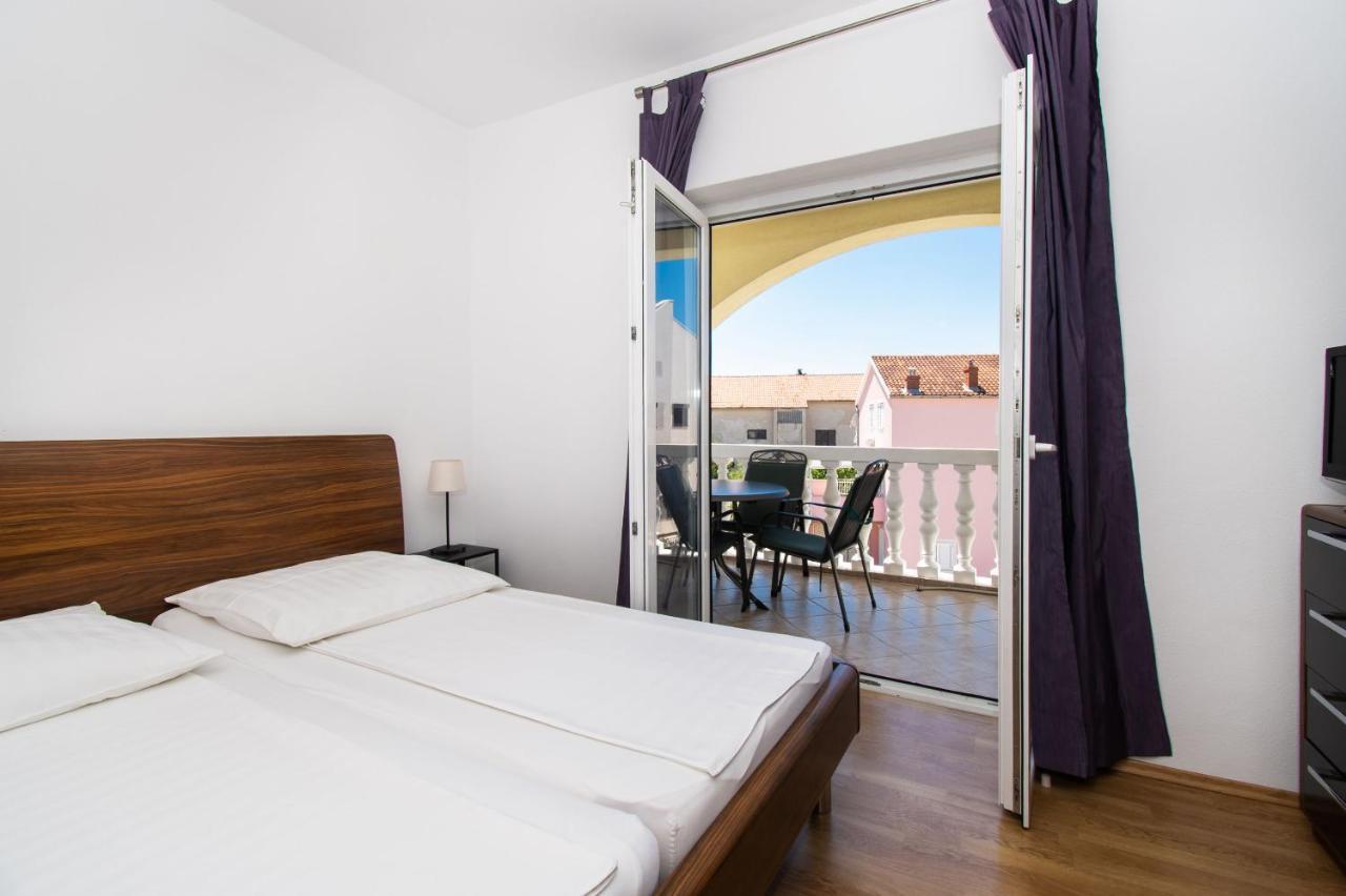 Apartments Kendes Водице Екстериор снимка