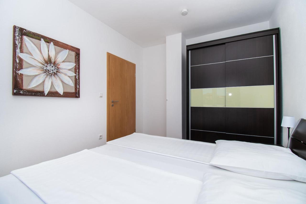 Apartments Kendes Водице Екстериор снимка