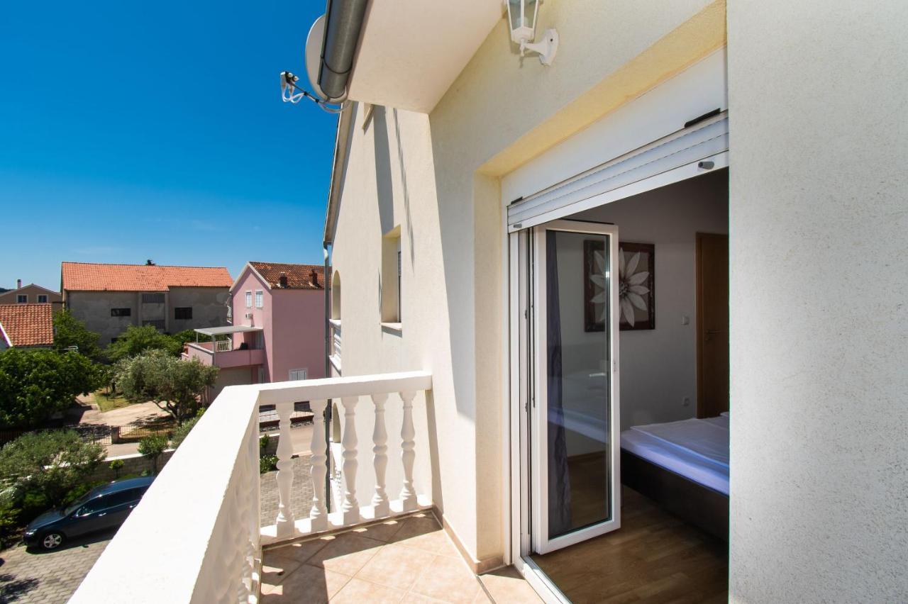 Apartments Kendes Водице Екстериор снимка