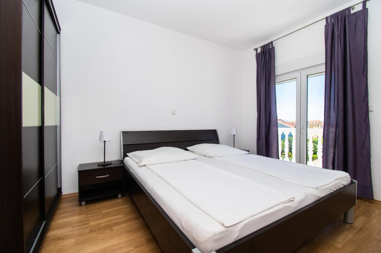 Apartments Kendes Водице Екстериор снимка