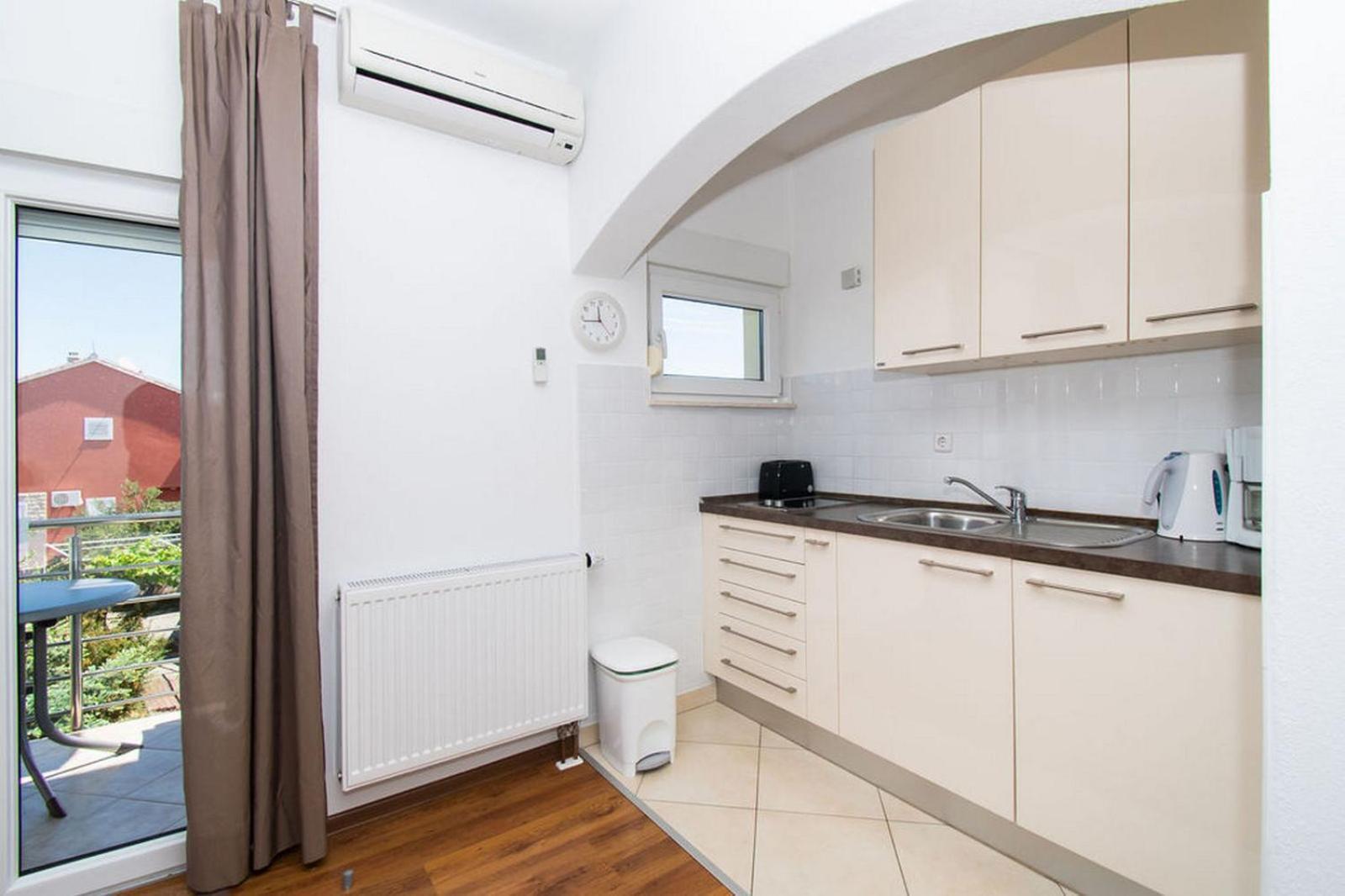 Apartments Kendes Водице Екстериор снимка