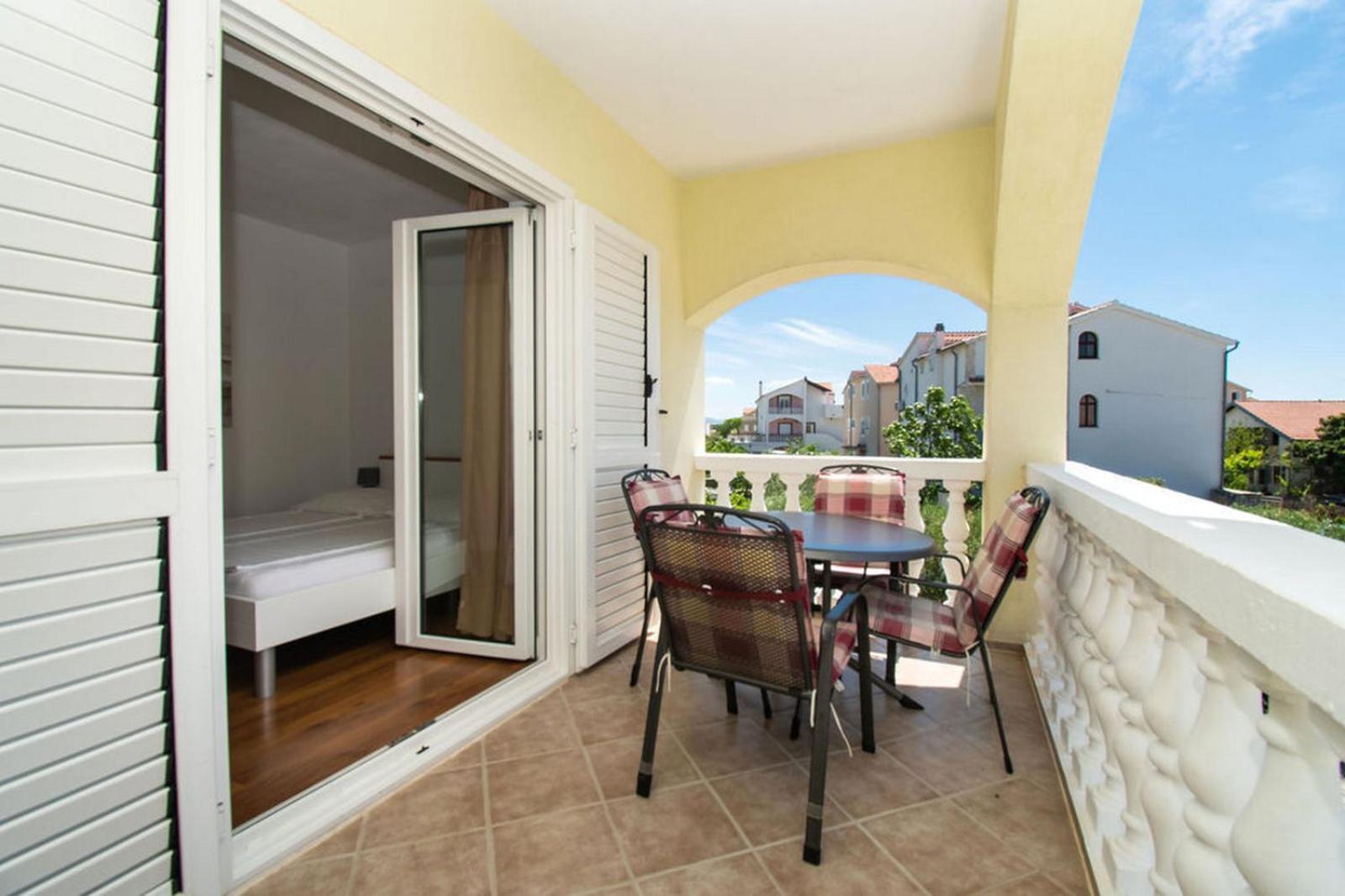 Apartments Kendes Водице Екстериор снимка