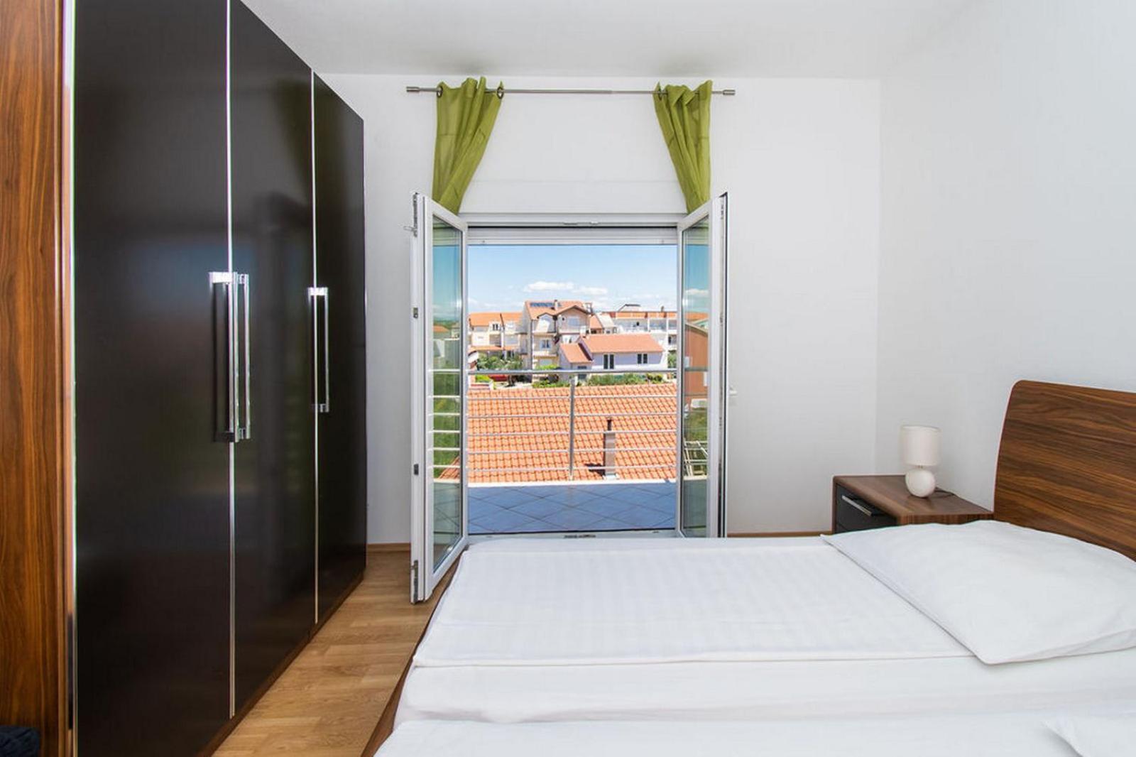 Apartments Kendes Водице Екстериор снимка