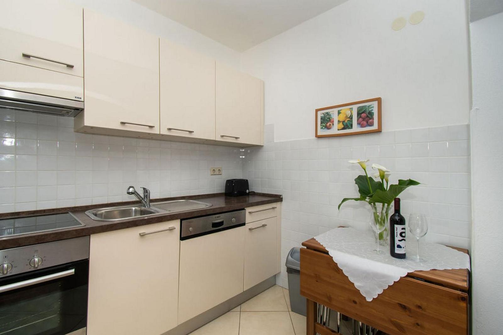 Apartments Kendes Водице Екстериор снимка