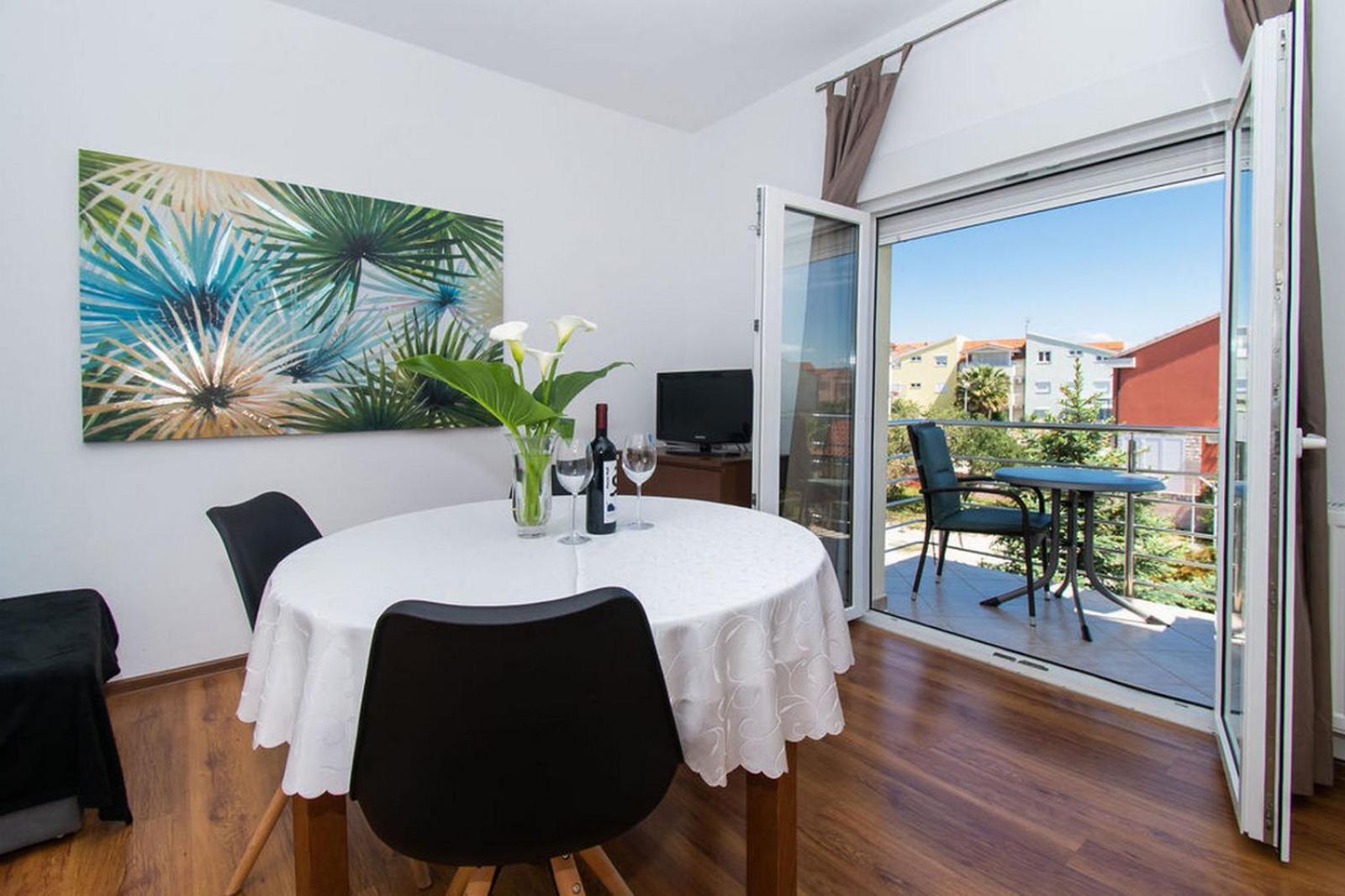Apartments Kendes Водице Екстериор снимка