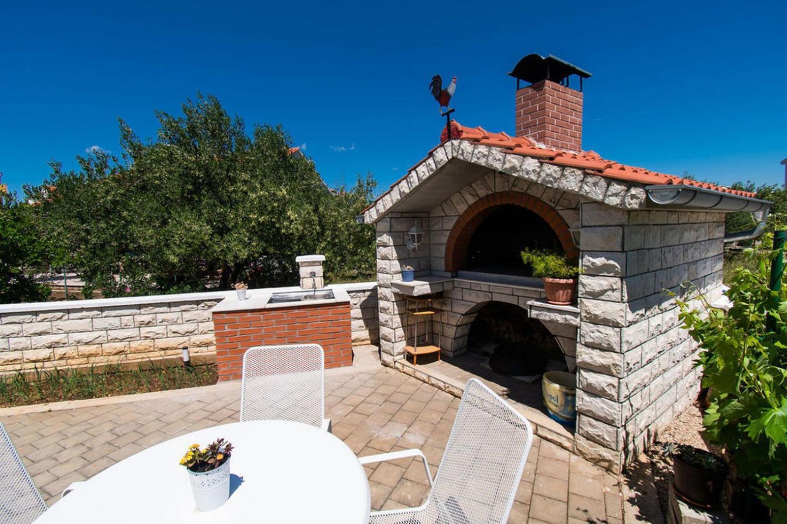Apartments Kendes Водице Екстериор снимка