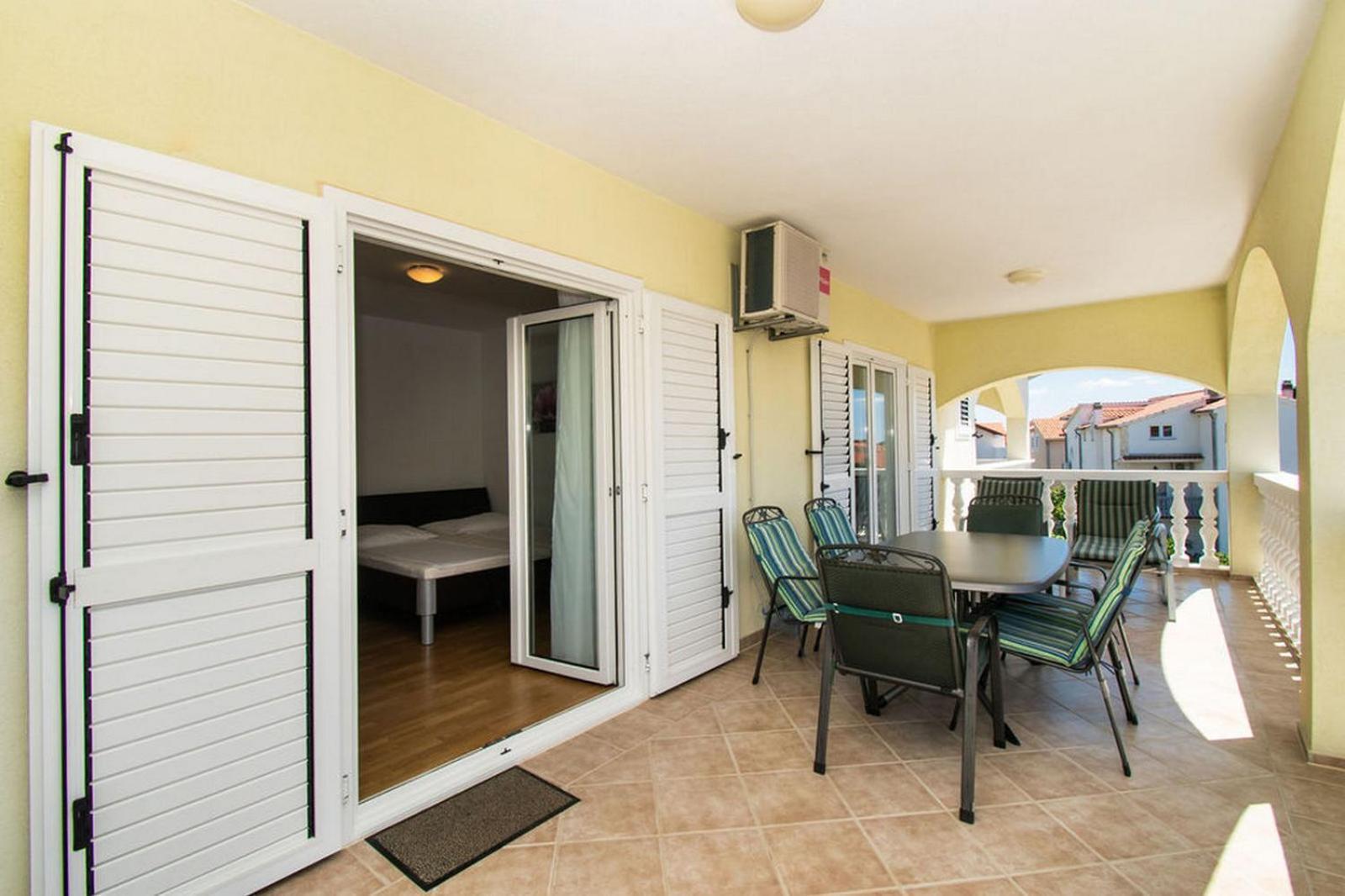 Apartments Kendes Водице Екстериор снимка